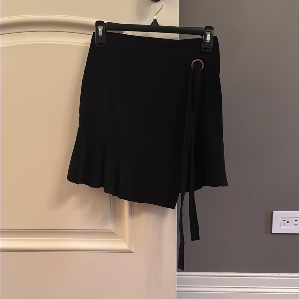 JOA Los Angeles Elegant Black corduroy ruffle Skirt